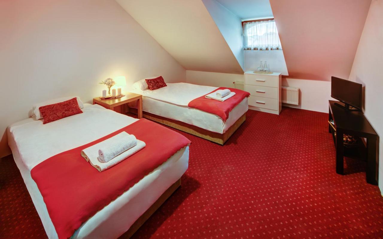 Restauracja Sidlo Bed and Breakfast Żukowo Exteriör bild