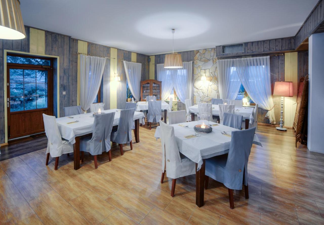 Restauracja Sidlo Bed and Breakfast Żukowo Exteriör bild